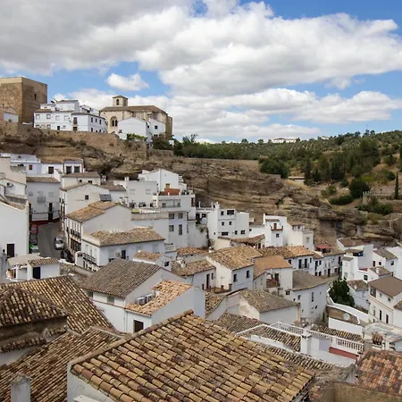 Holiday home La Casa De La Lela Setenil De Las Bodegas